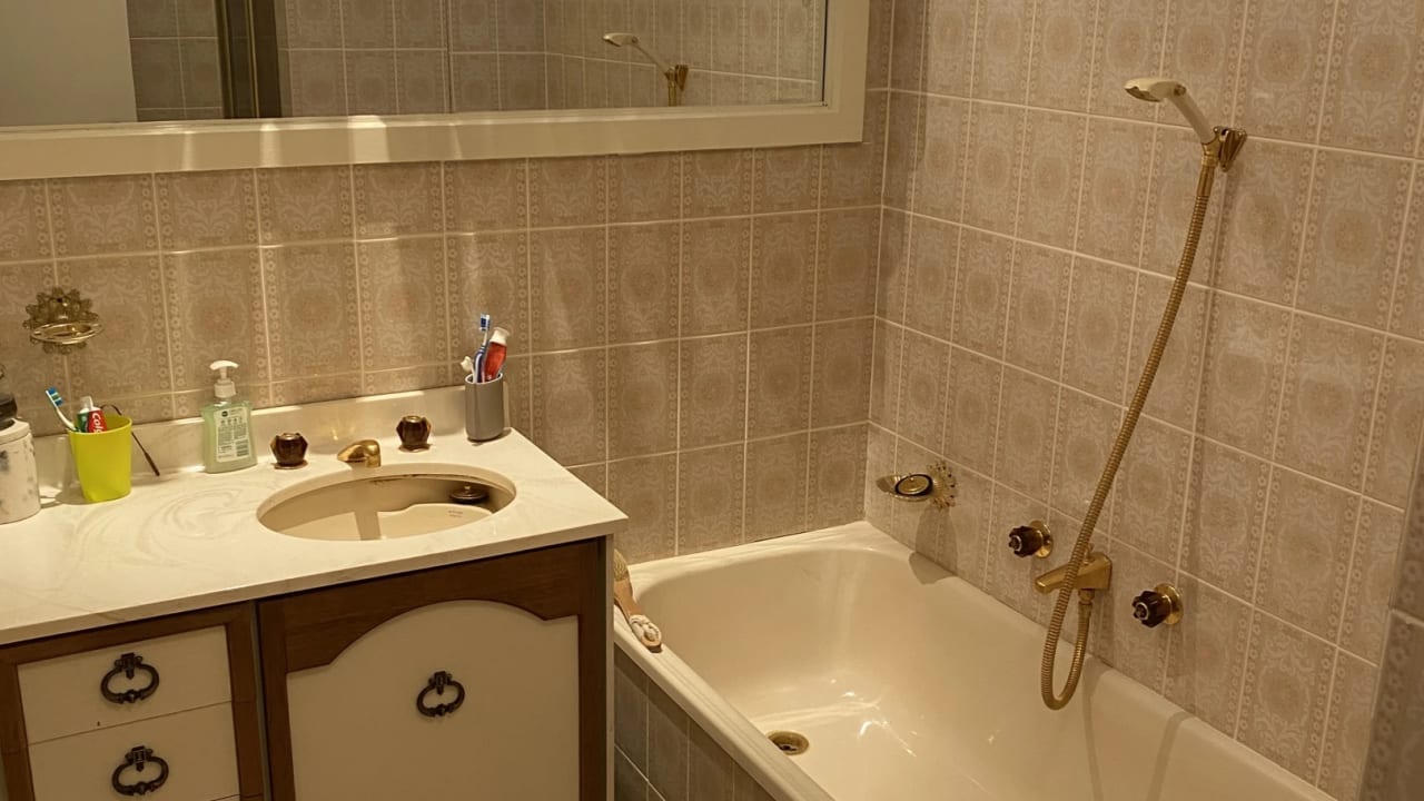 Unfurnished room in a share house