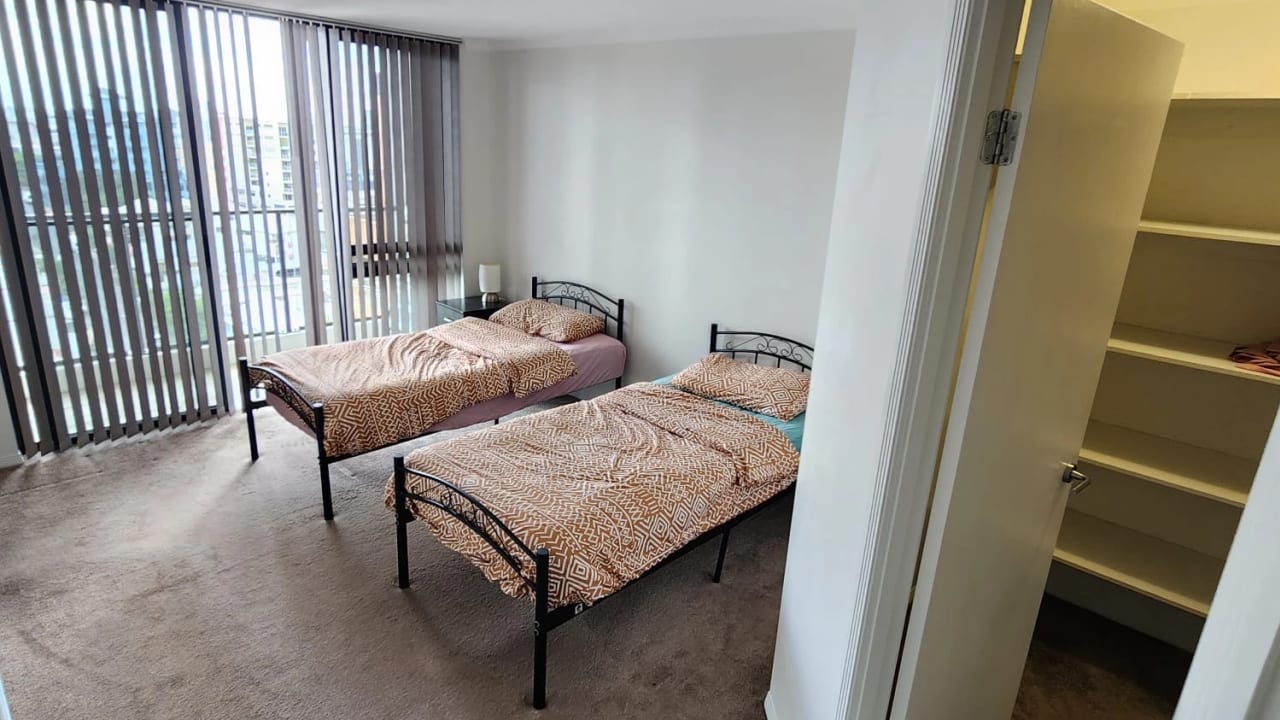 Furnished room with ensuite in a flatshare