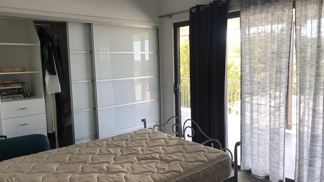 Room in a share house