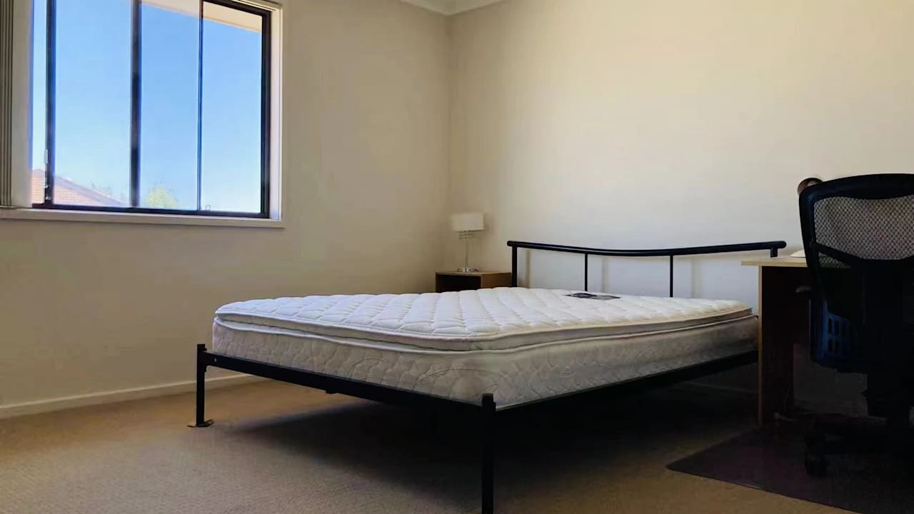 Room in a share house