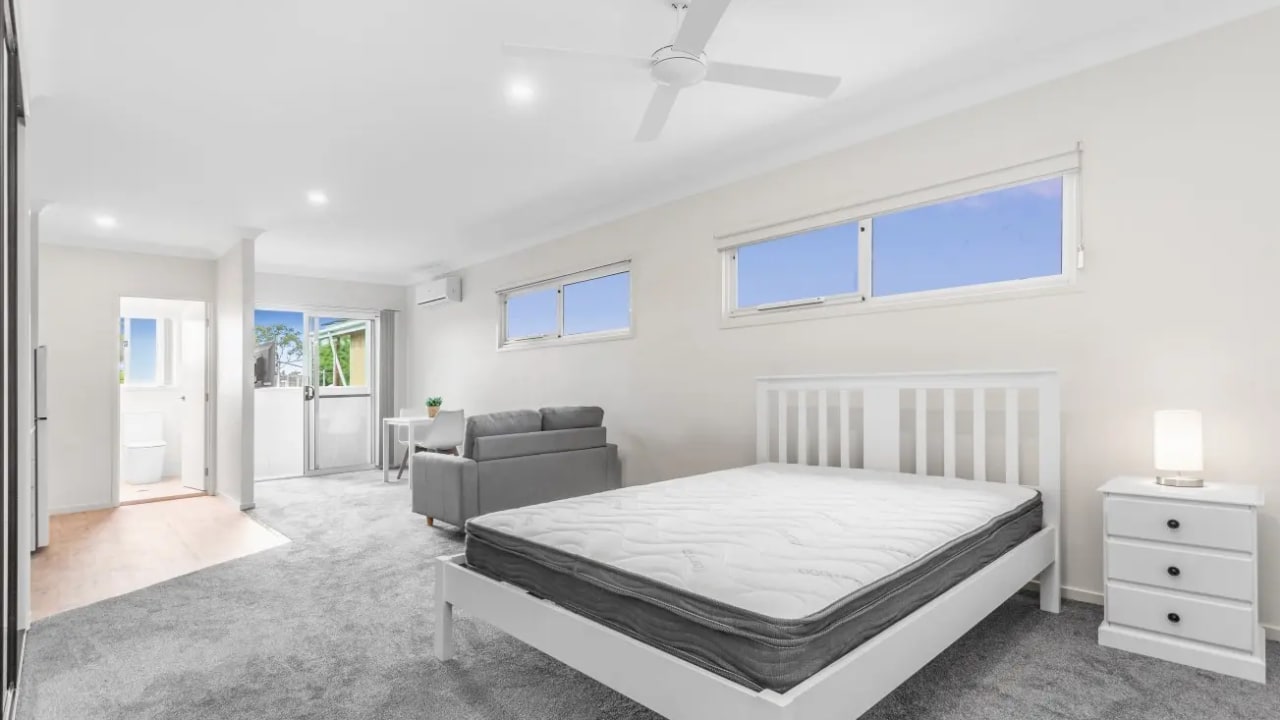 Furnished room studio flat for rent