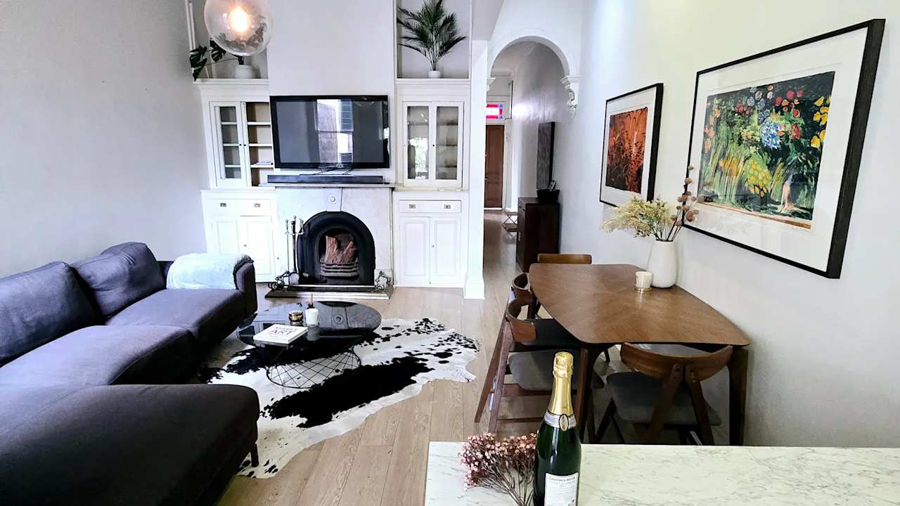 Furnished room in a share house