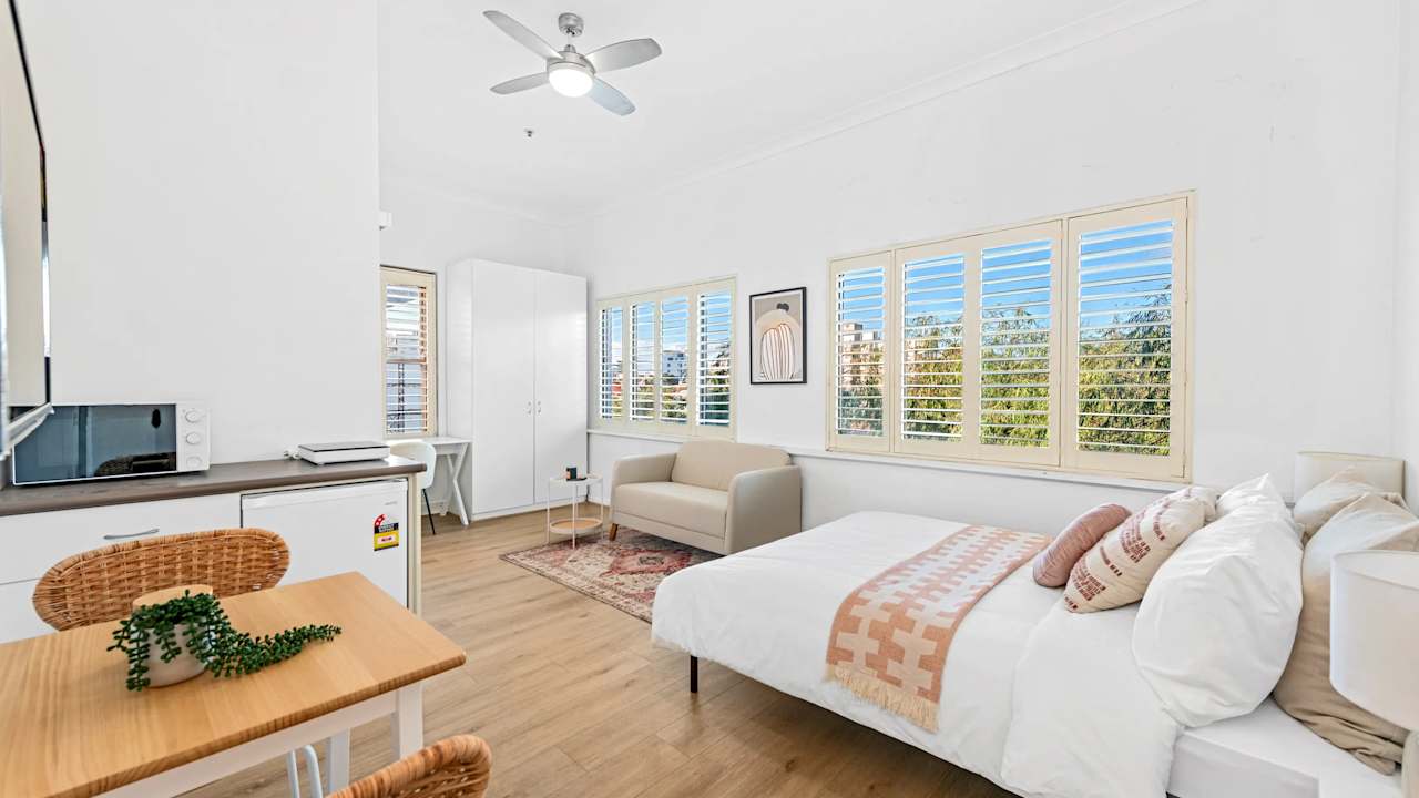 Room studio flat for rent