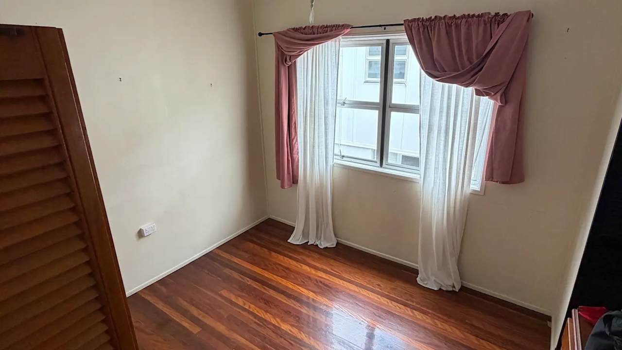 Unfurnished room in a share house
