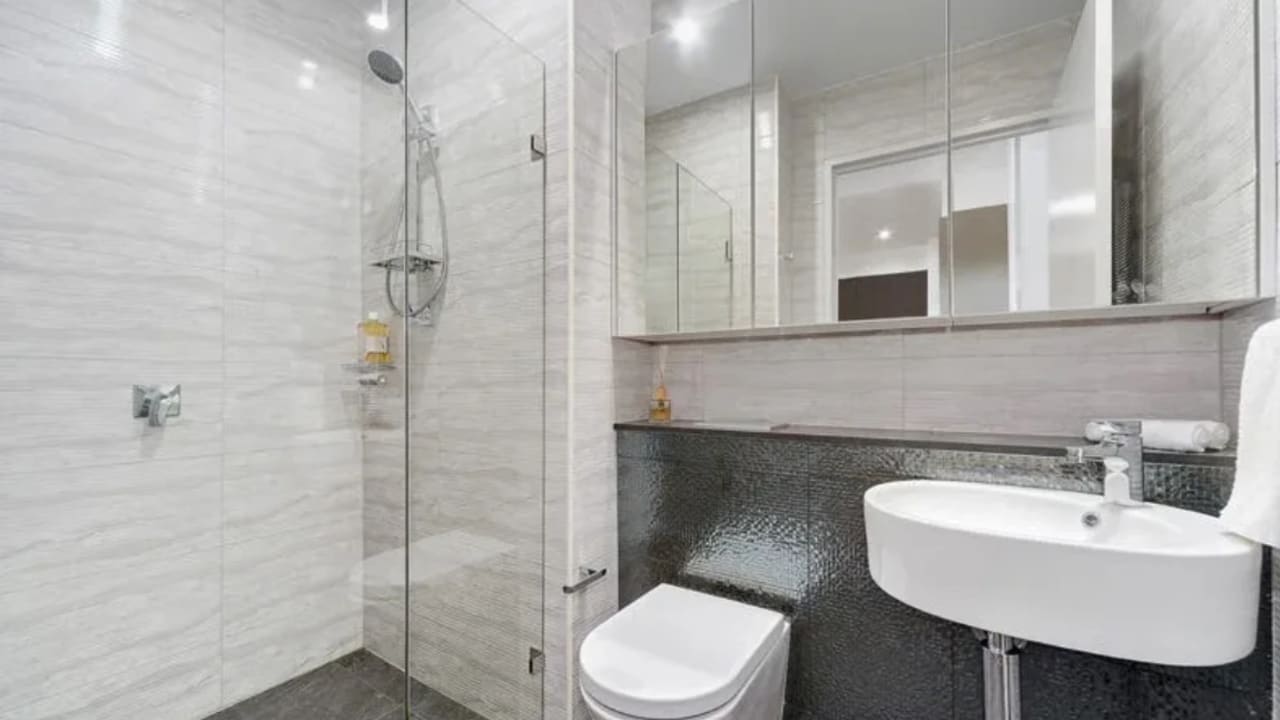 Furnished room with own bathroom