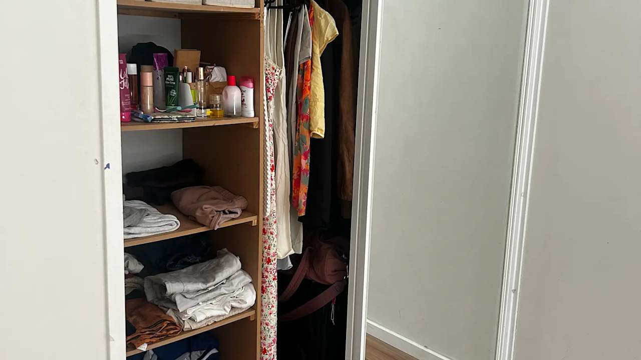 Furnished room in a share house