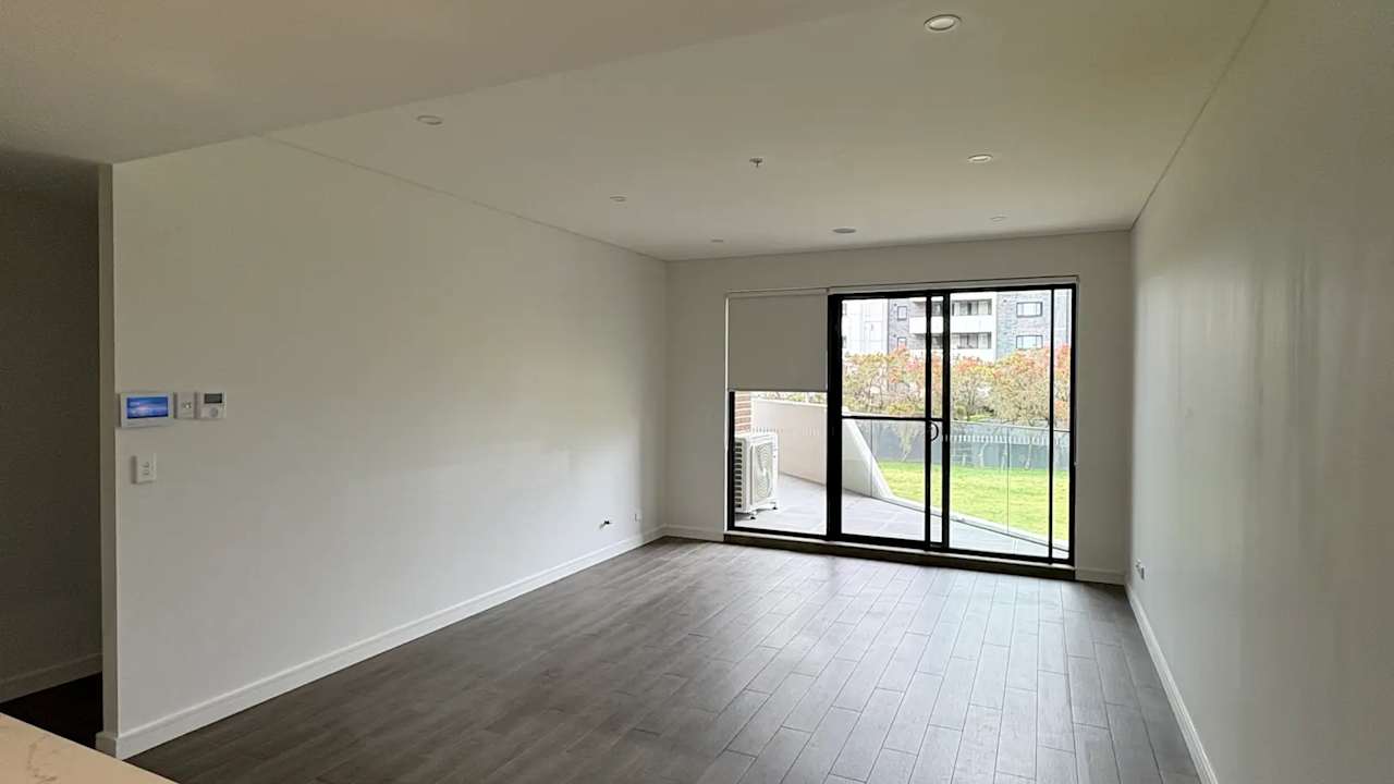 Unfurnished room with own bathroom