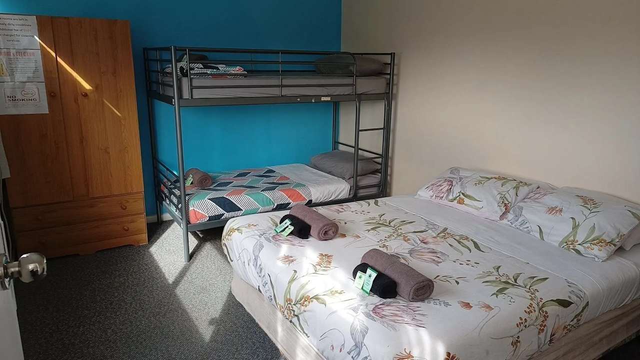 Whole property with 3 rooms for rent