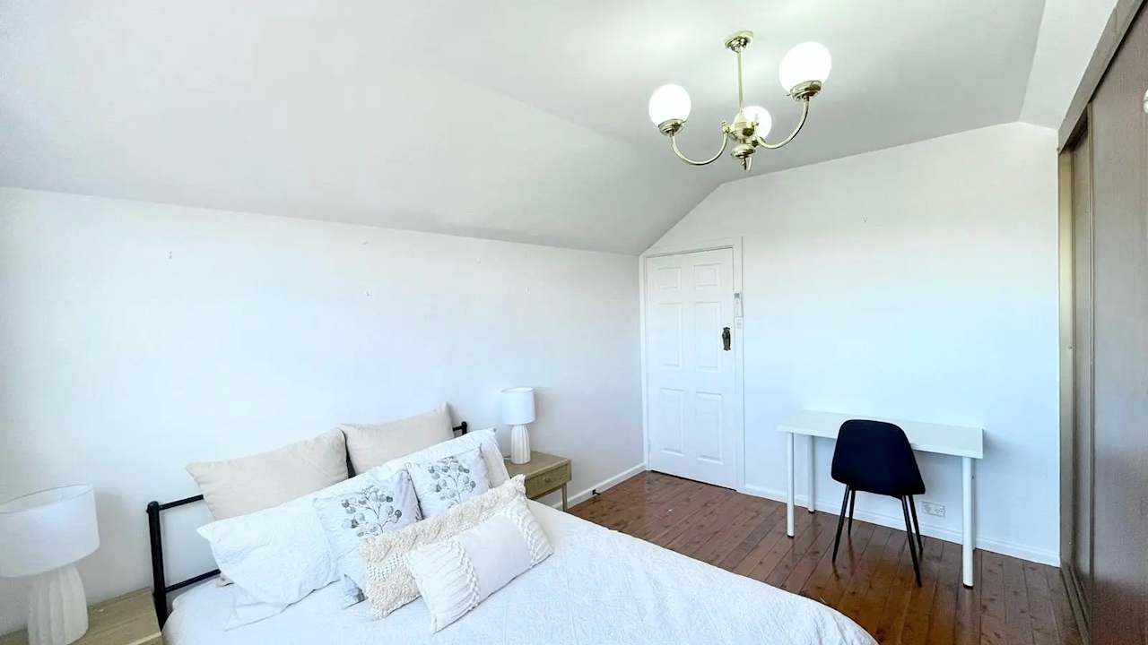 Room in a share house