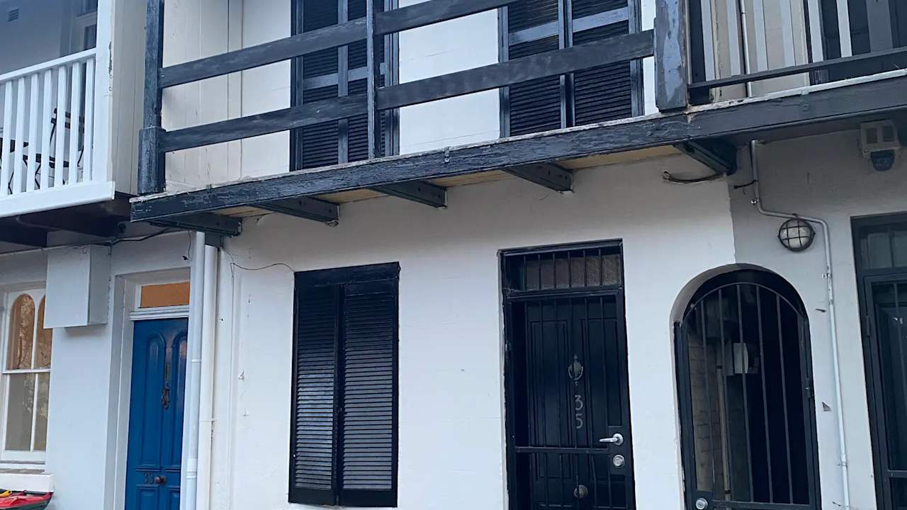 Room in a share house