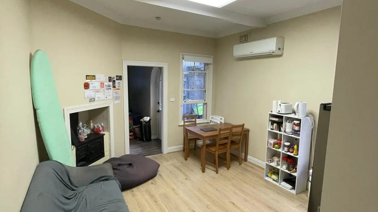 Furnished room in a share house