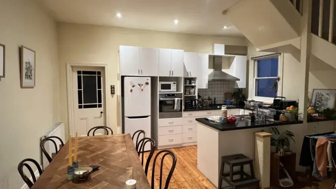 Room in a share house