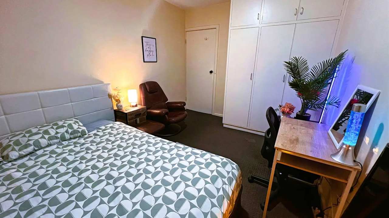 Furnished room in a share house