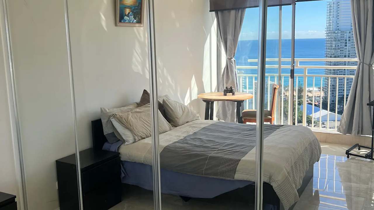 Furnished room in a flatshare