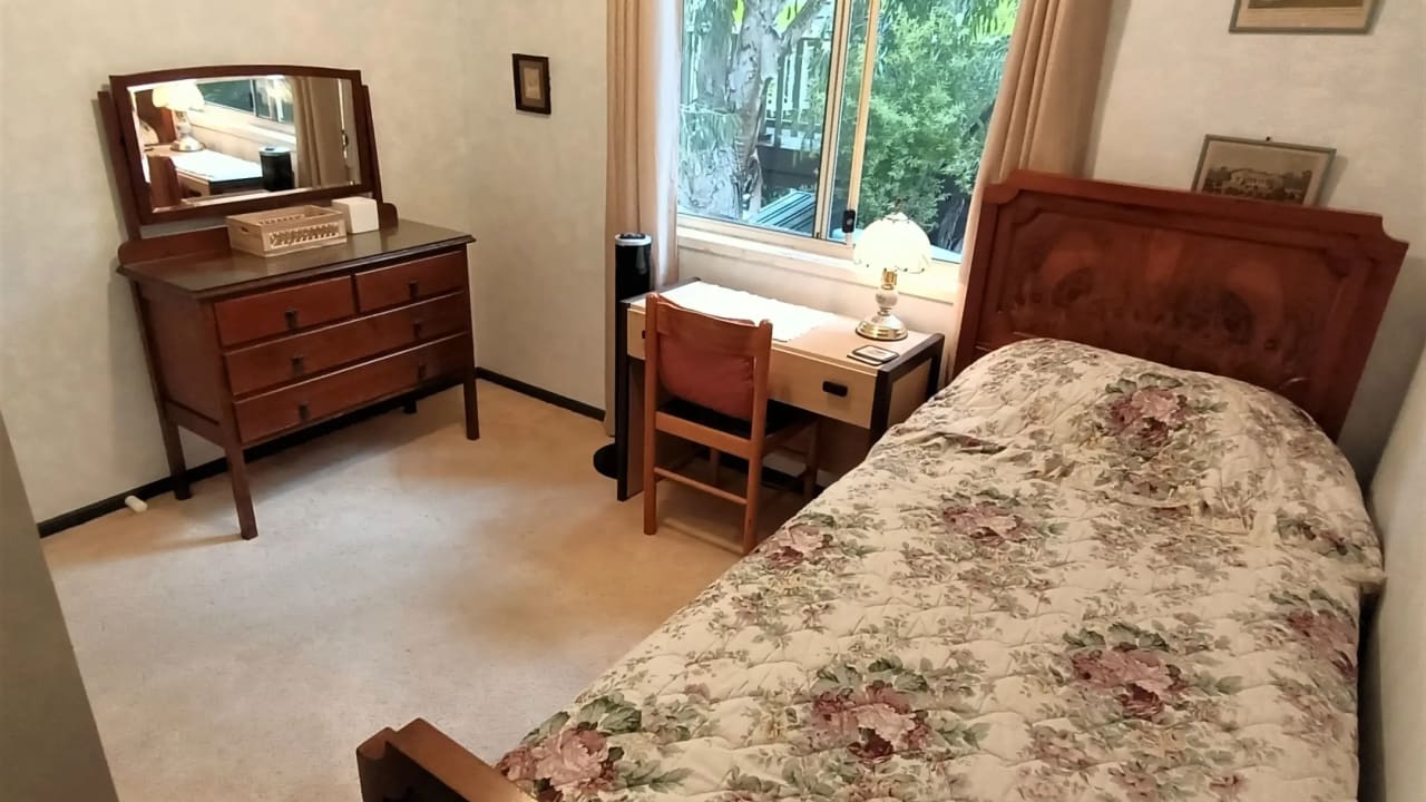 Furnished room in a share house