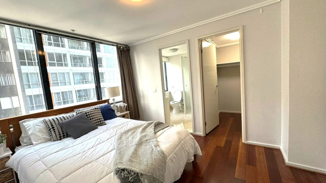 Furnished room in a flatshare