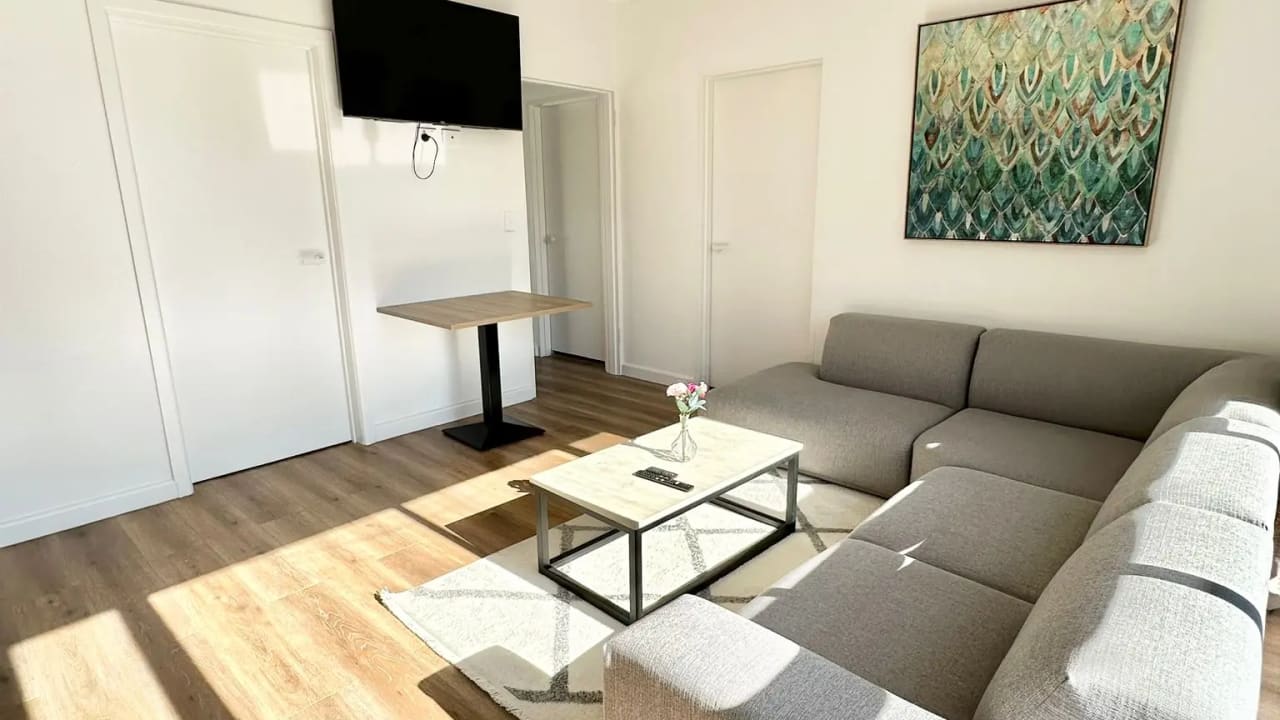 Whole property with 2 rooms for rent