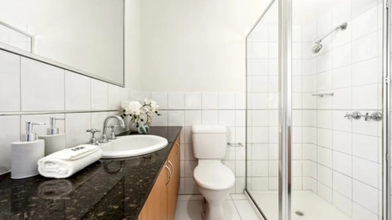 Unfurnished room with own bathroom