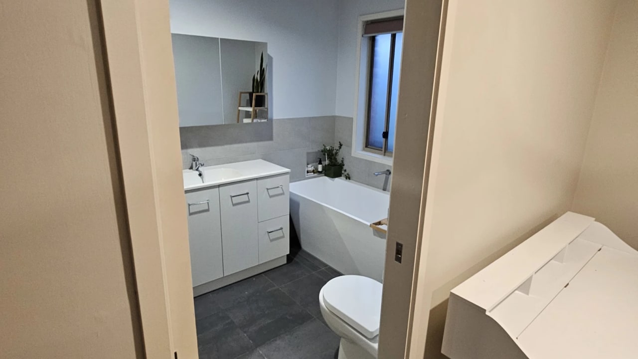 Room in a share house