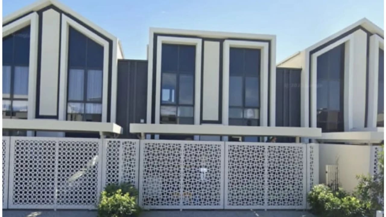 Unfurnished room with own bathroom