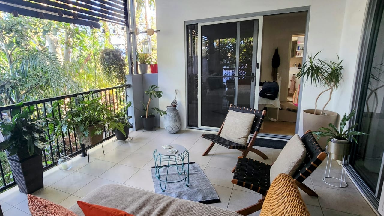 Furnished room with own bathroom