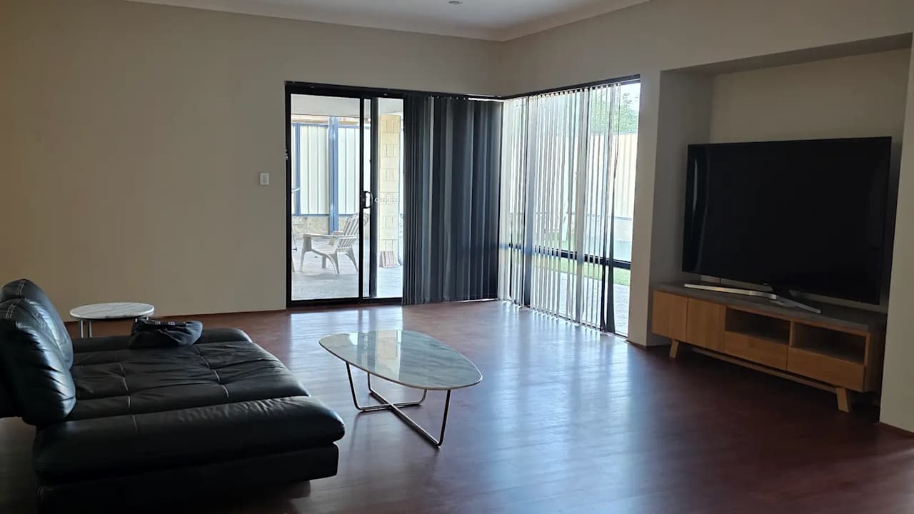 Unfurnished room in a share house