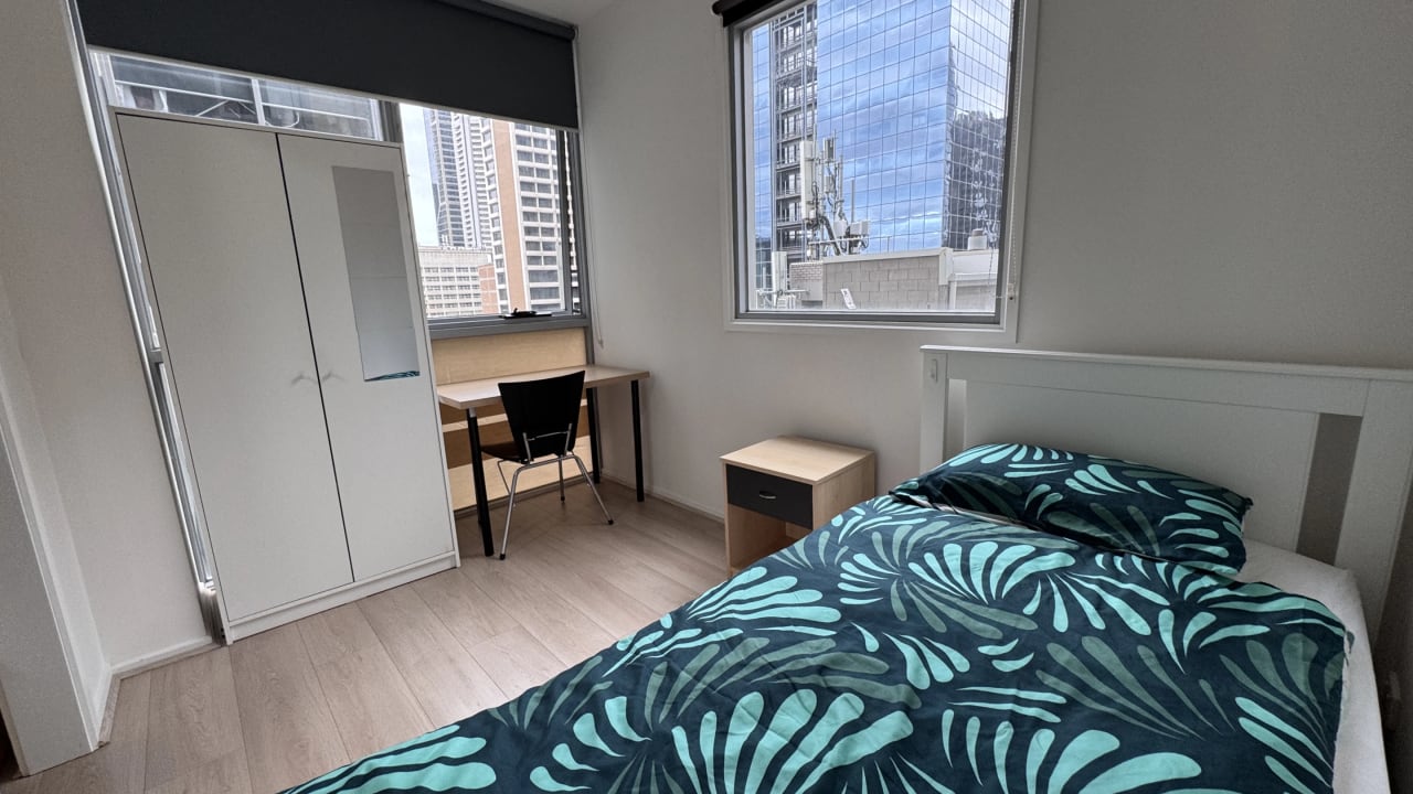Furnished room in a flatshare