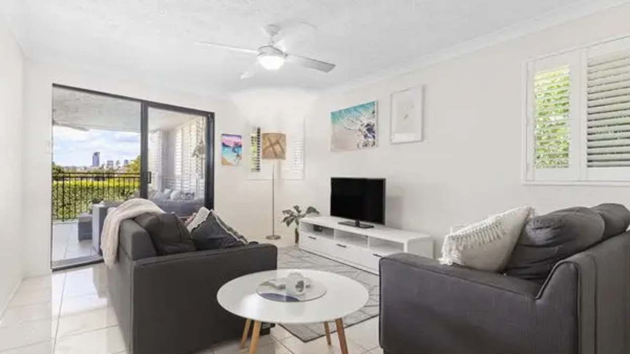 Furnished room with ensuite in a flatshare