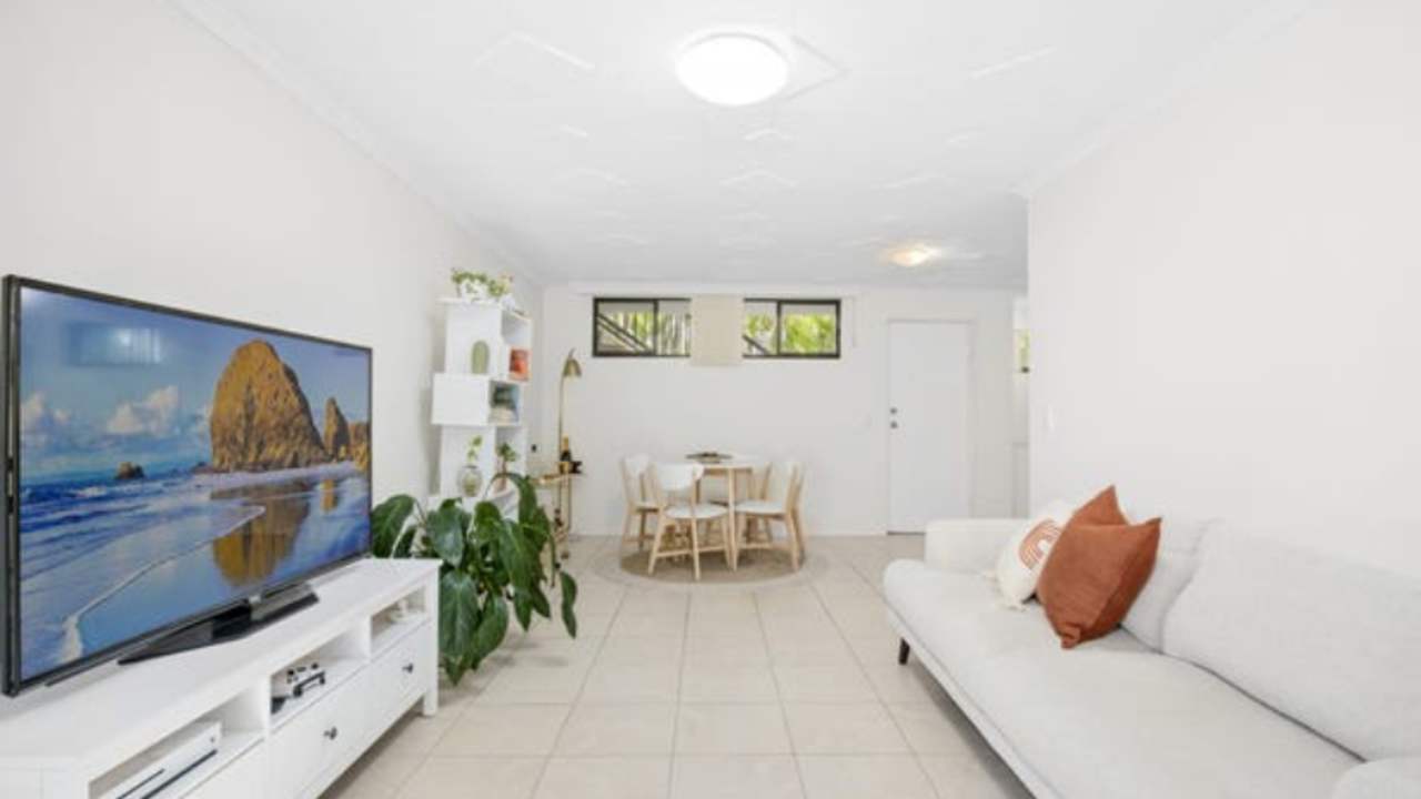 Unfurnished room in a flatshare