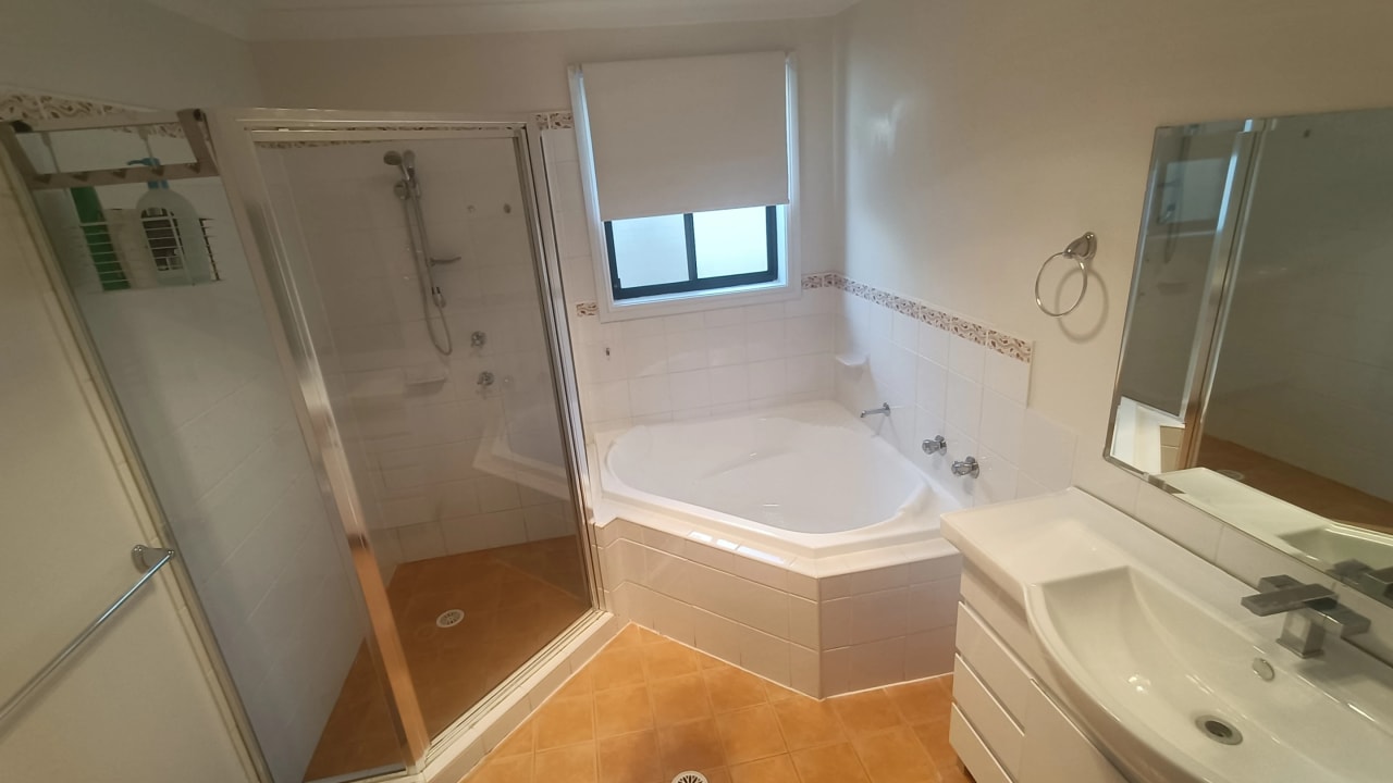 Room in a share house
