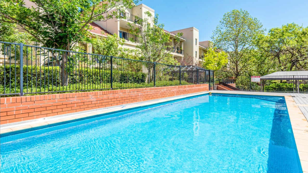 Whole property with 2 rooms for rent