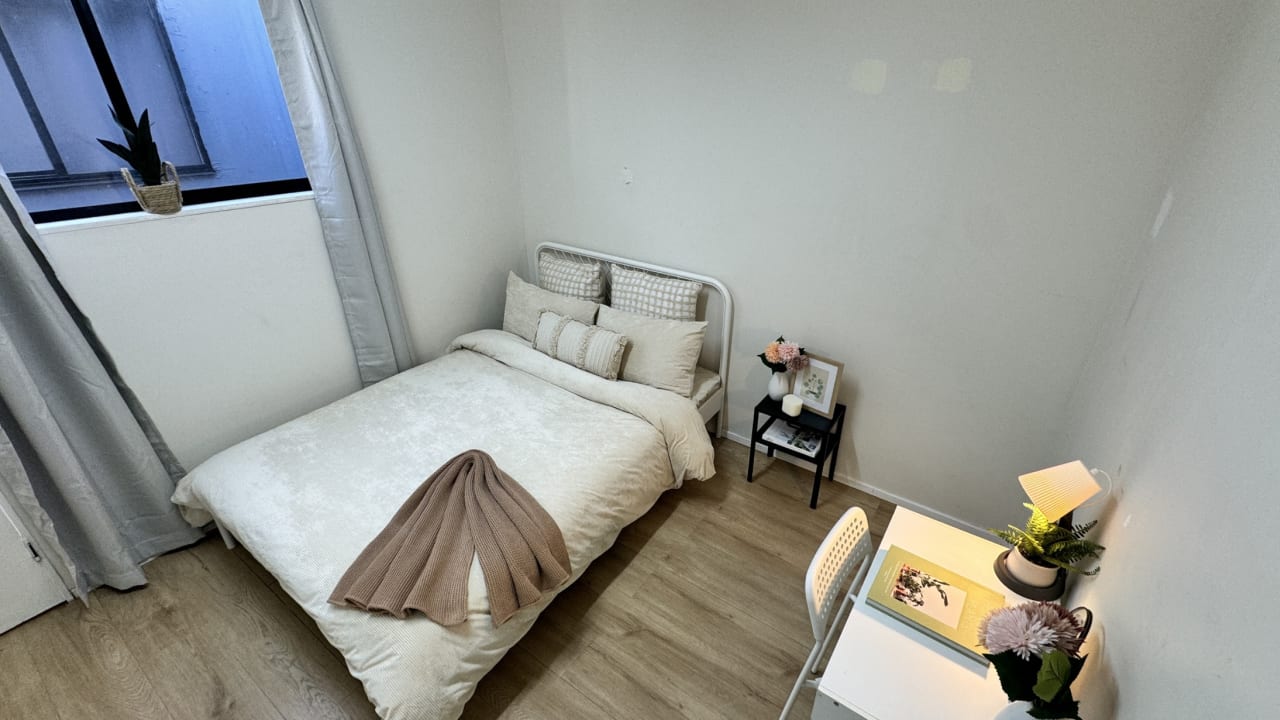 Furnished room in a flatshare