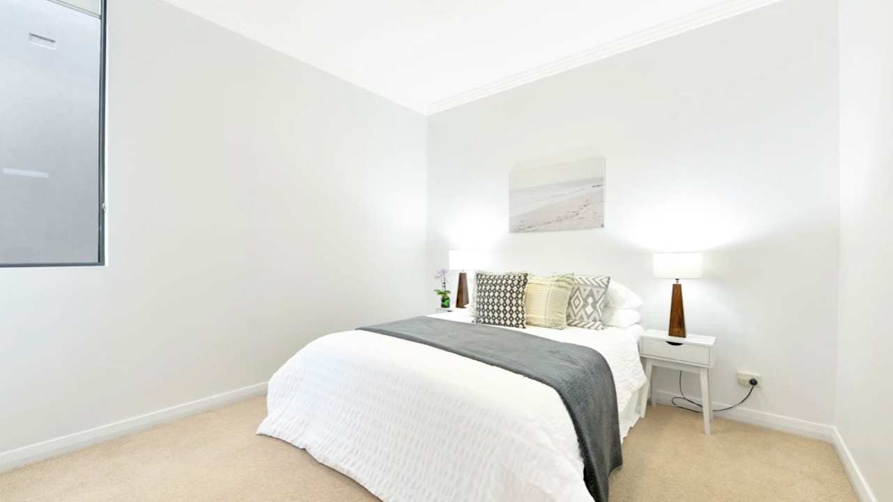 Unfurnished room in a flatshare