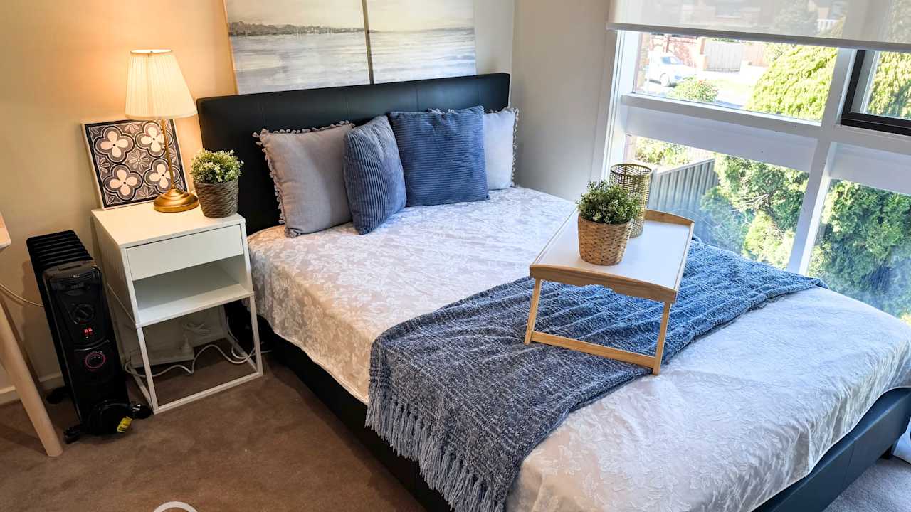 Furnished room in a share house