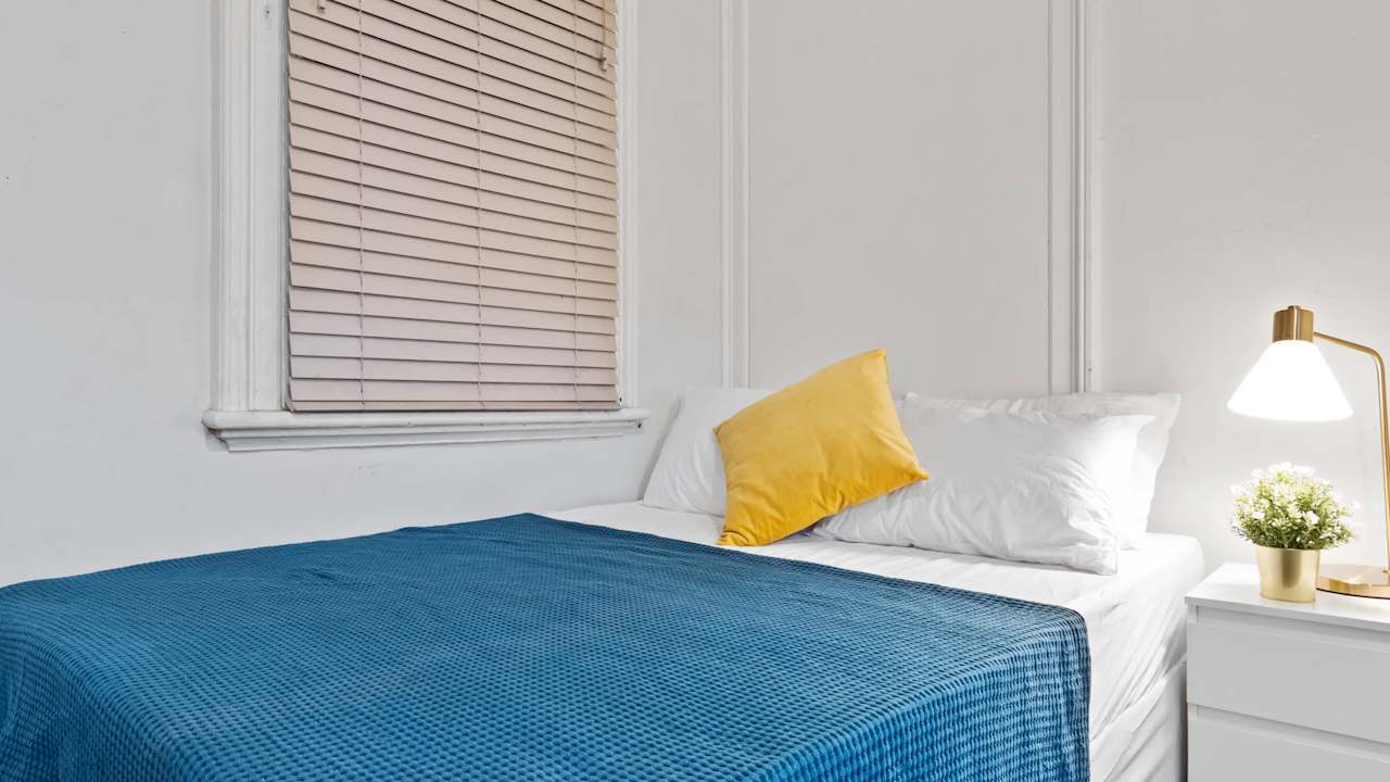 Furnished room studio flat for rent