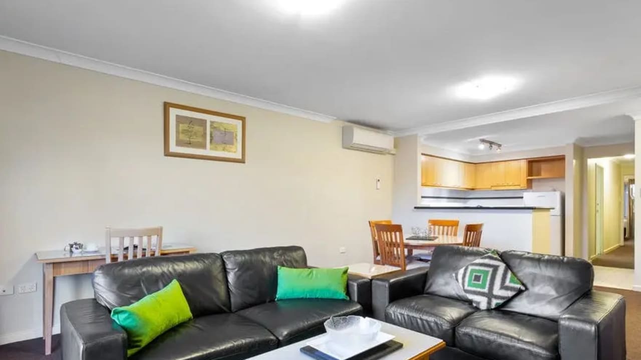 Furnished room with ensuite in a flatshare