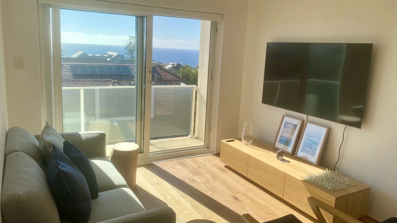 Furnished room in a flatshare