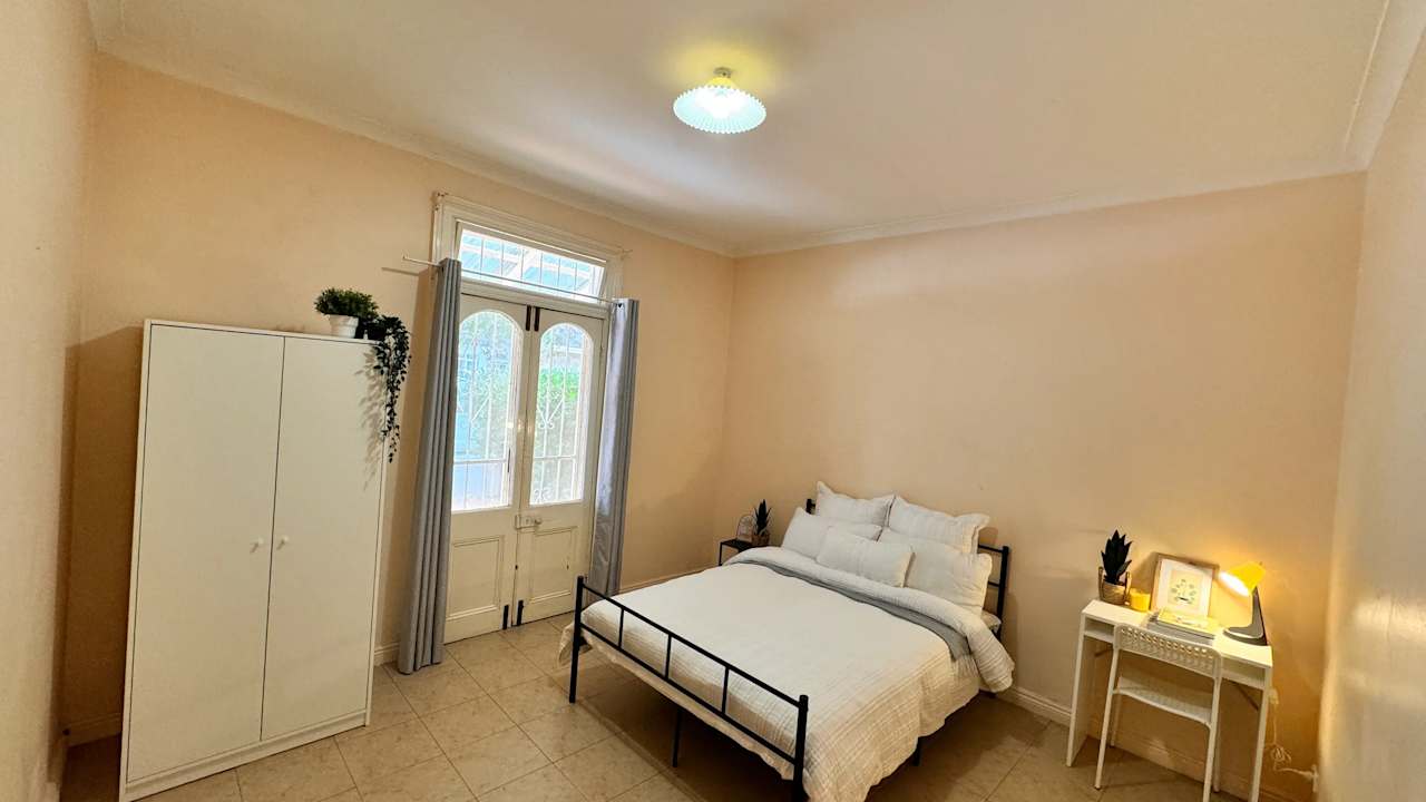 Whole property with 5 rooms for rent