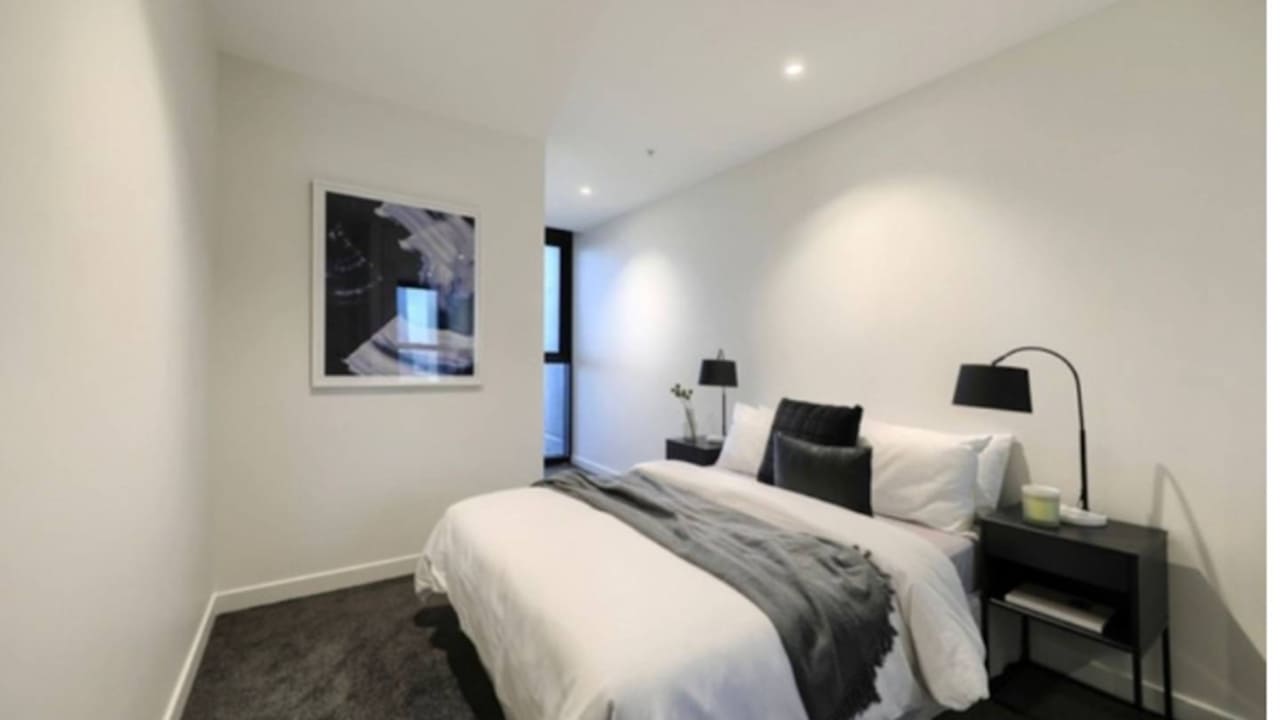 Furnished room with ensuite in a flatshare