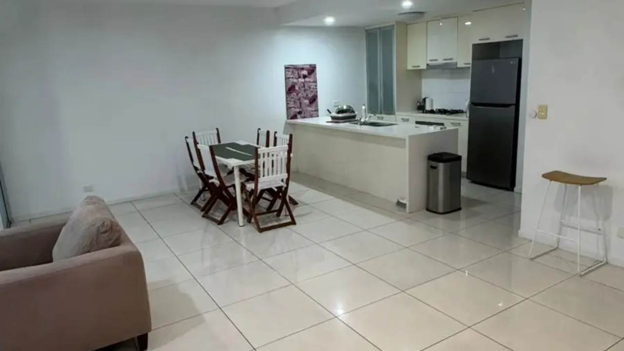 Furnished room with ensuite in a flatshare