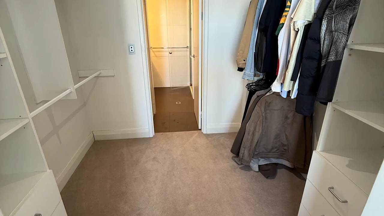 Room in a share house