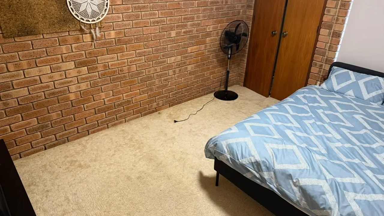 Furnished room in a share house
