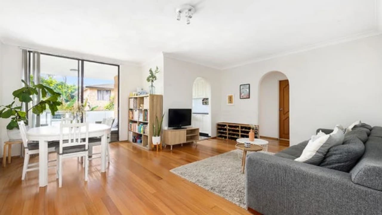 Unfurnished room in a flatshare