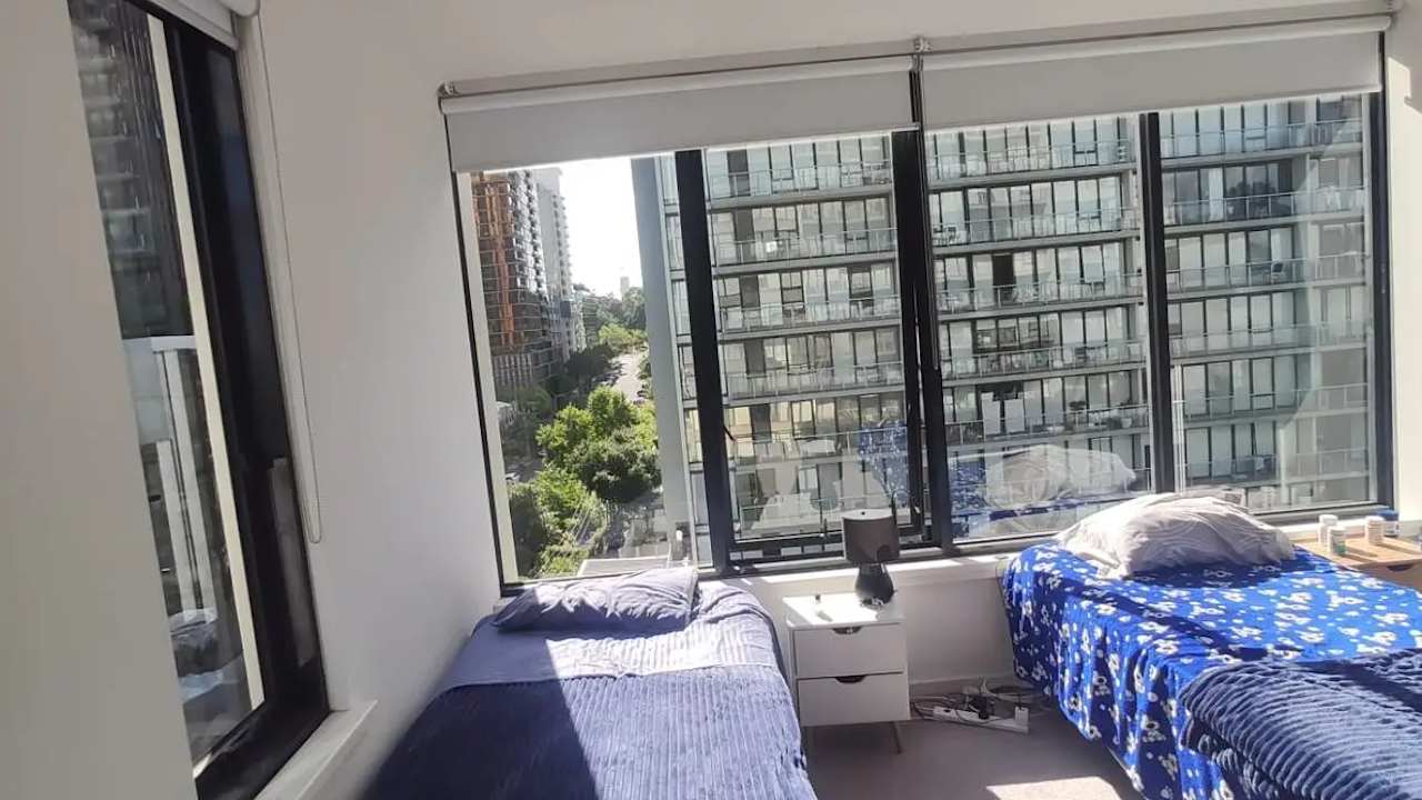 Furnished room with ensuite in a flatshare