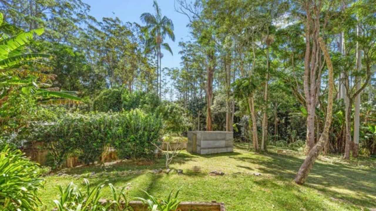 Whole property with 2 rooms for rent
