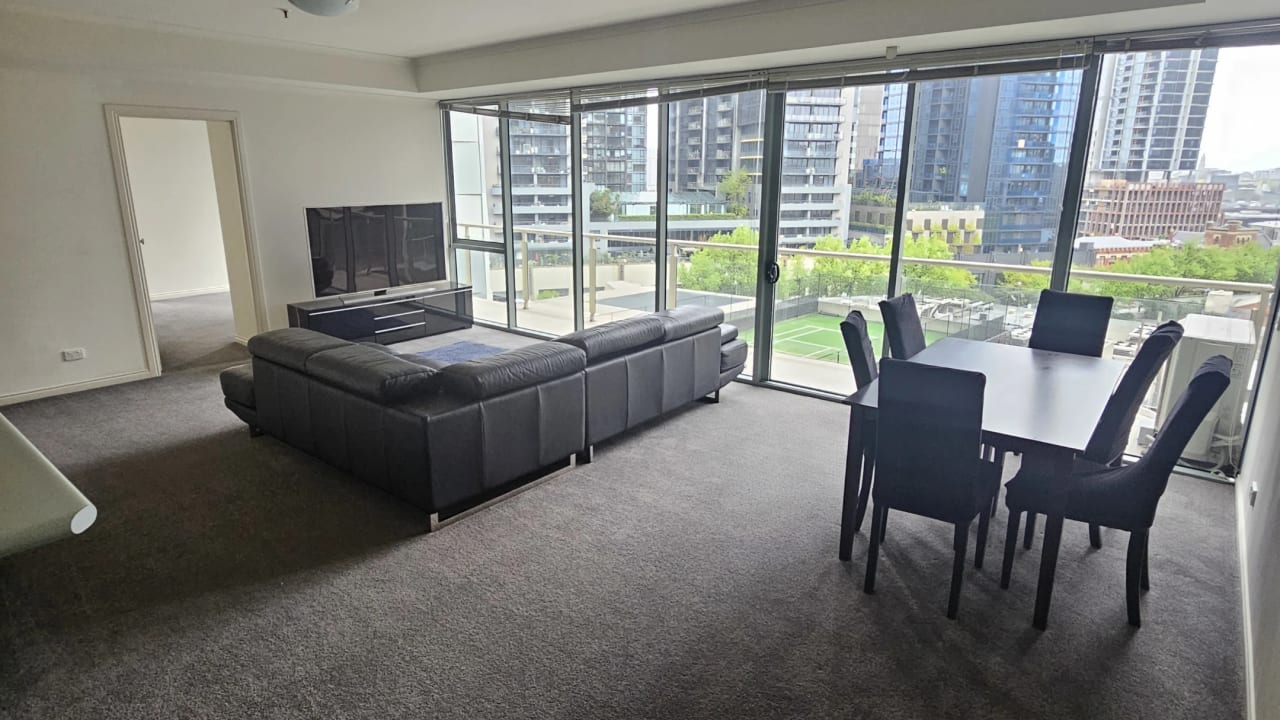 Furnished room in a flatshare