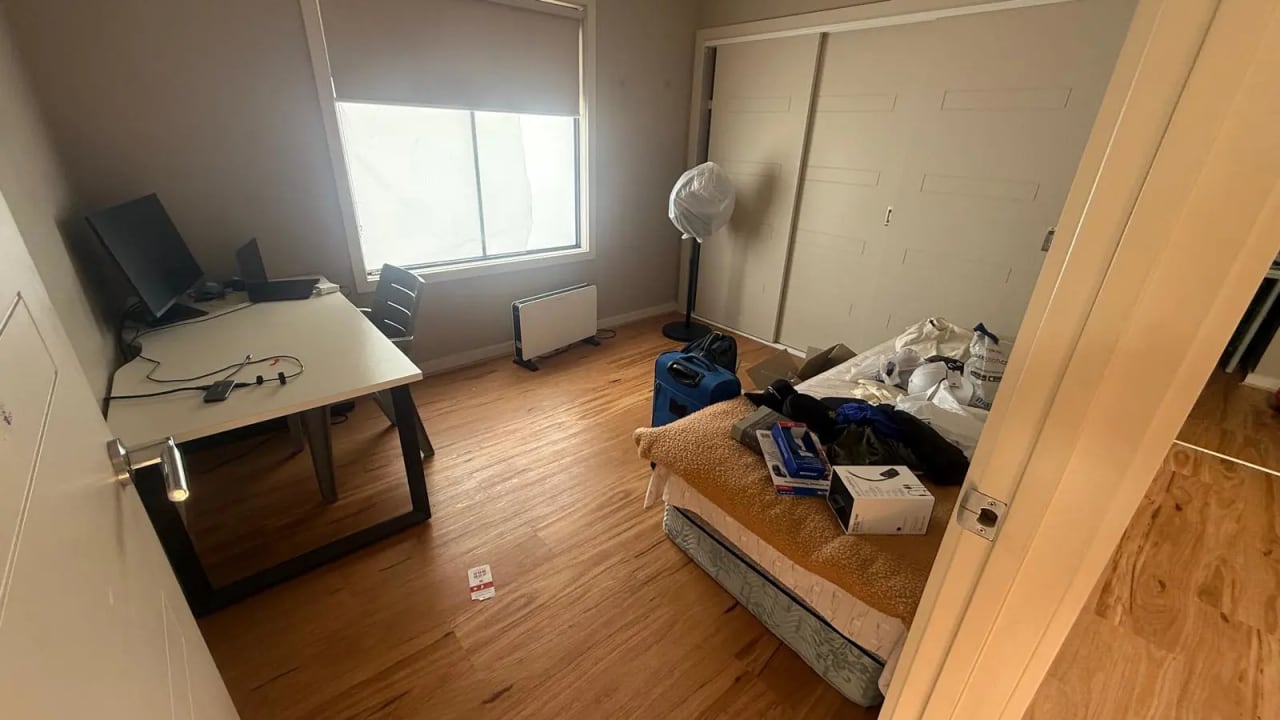 Furnished room in a share house