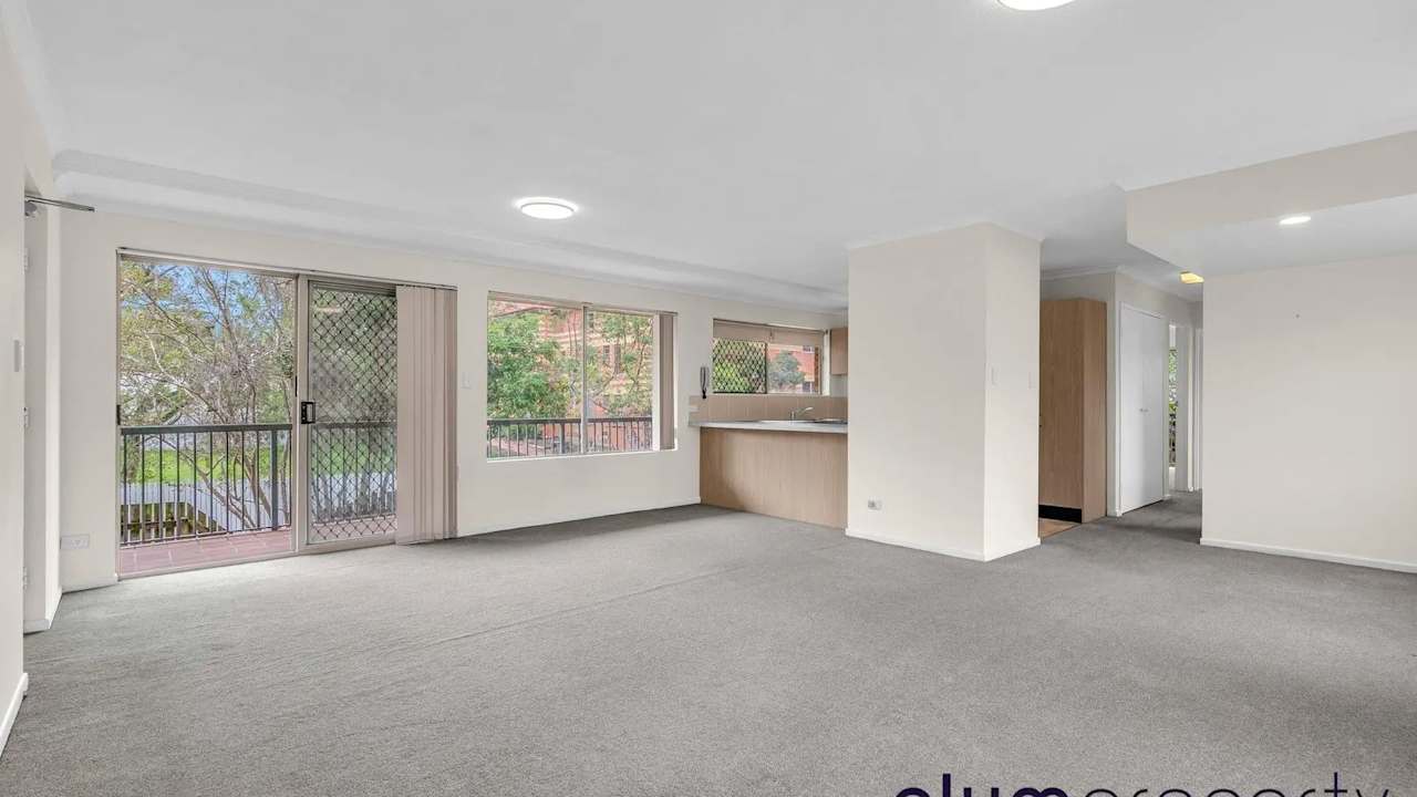 Unfurnished room with own bathroom