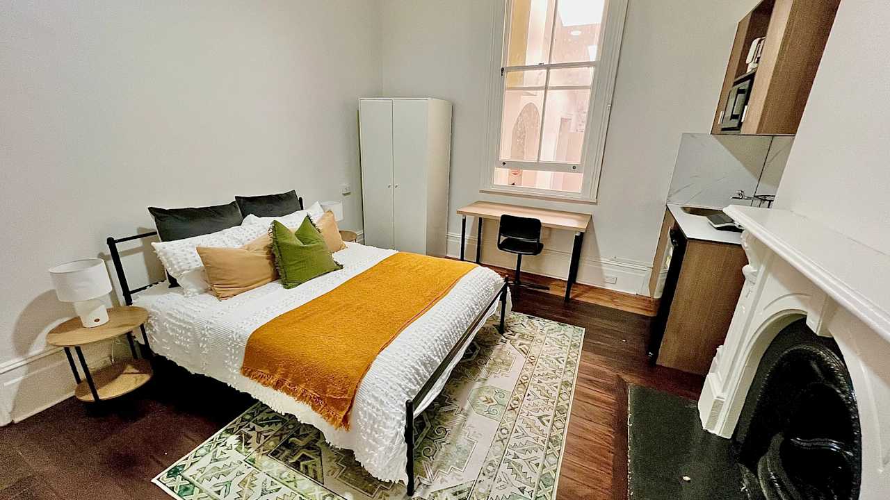 Room in a share house