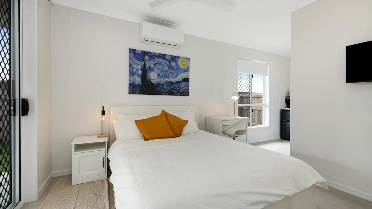 Furnished room with own bathroom